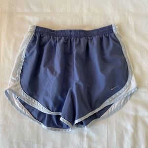 Nike Women’s Tempo Running Shorts Size M EUC